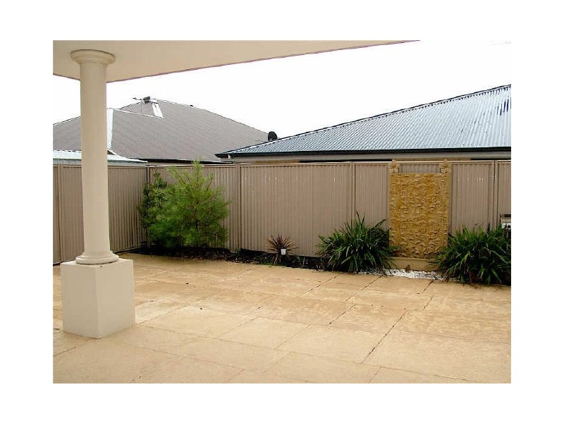 11 Lucida Road, Southern River WA 6110