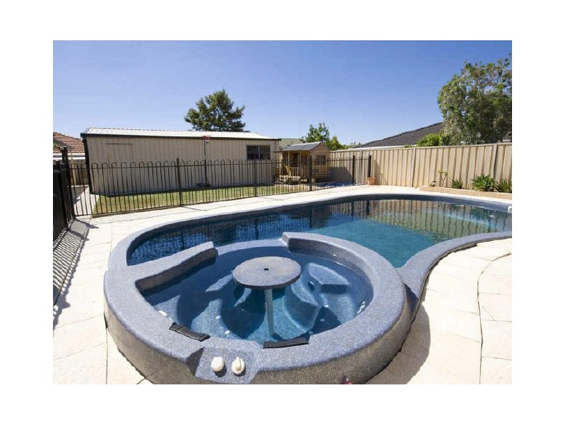 6 Clune Court, Huntingdale WA 6110