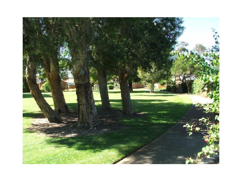 56 Grenadier Drive, Thornlie WA 6108