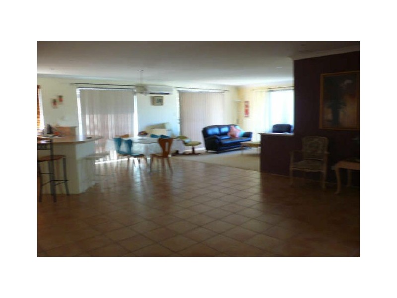 228 Amherst Road, Canning Vale WA 6155