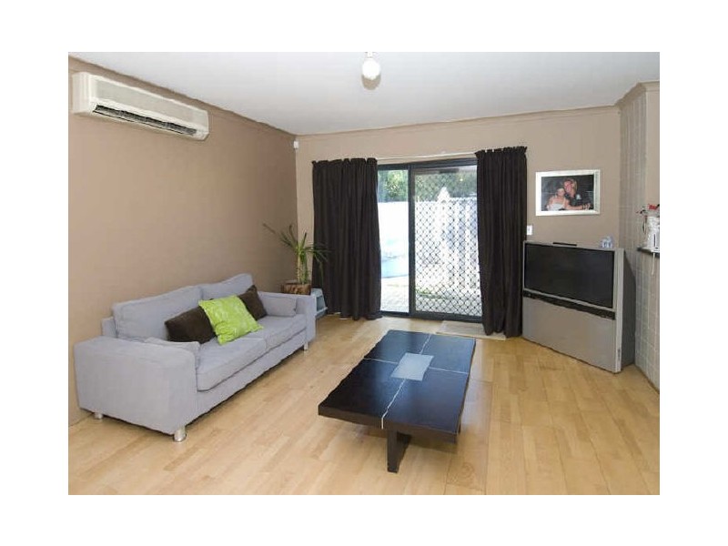 6 Derisleigh Street, Cannington WA 6107