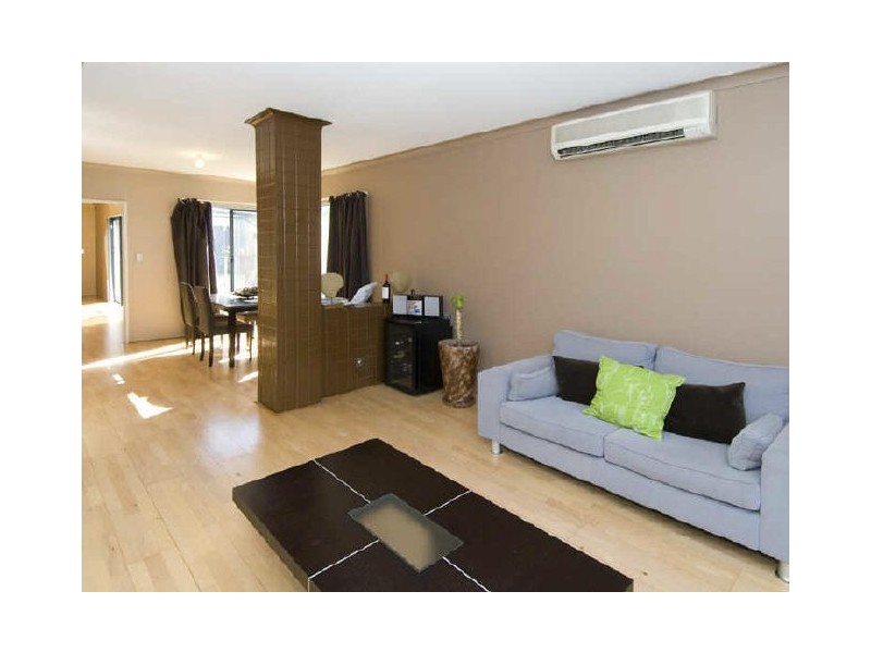 6 Derisleigh Street, Cannington WA 6107