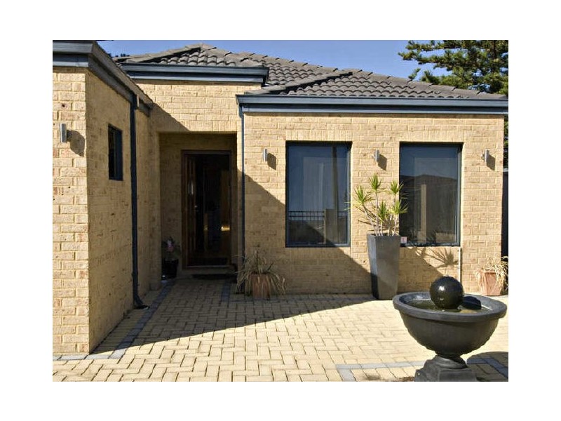 6 Derisleigh Street, Cannington WA 6107