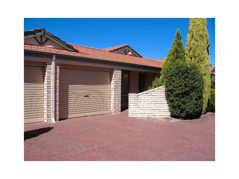 4/18 Lester Drive, Thornlie WA 6108