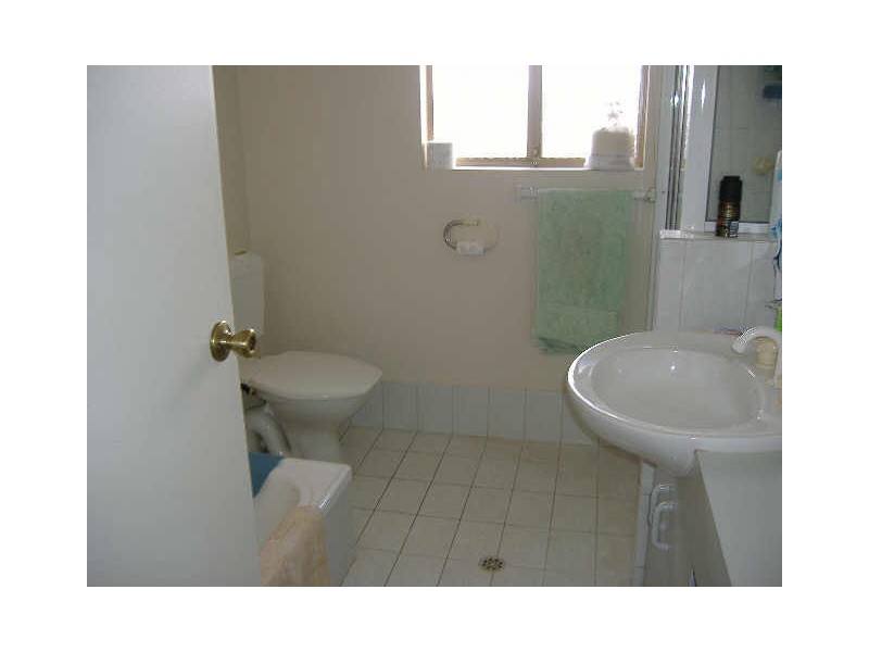 4/18 Lester Drive, Thornlie WA 6108