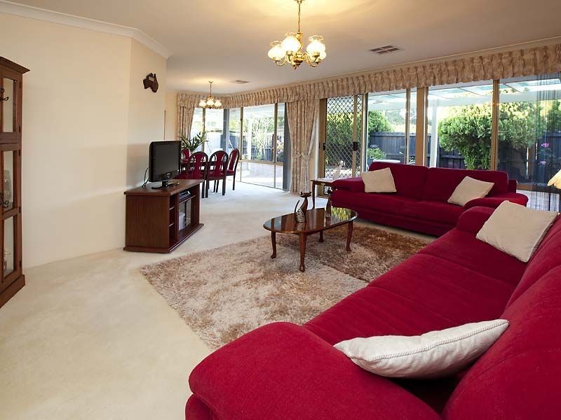 1 Expedition Drive, Thornlie WA 6108