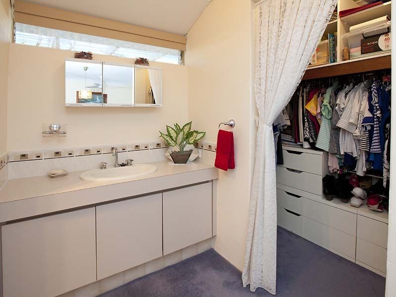 1 Expedition Drive, Thornlie WA 6108