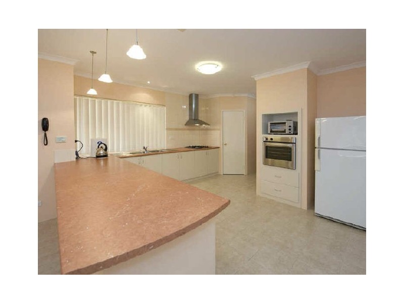 11 Rodena Way, Canning Vale WA 6155