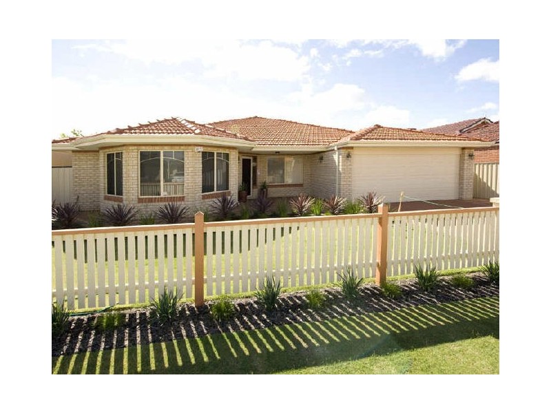 11 Rodena Way, Canning Vale WA 6155