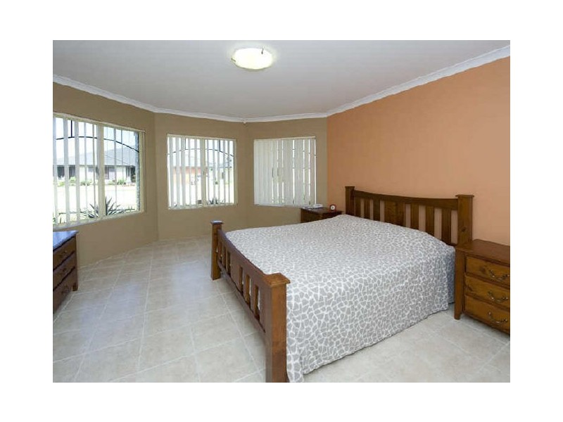 11 Rodena Way, Canning Vale WA 6155