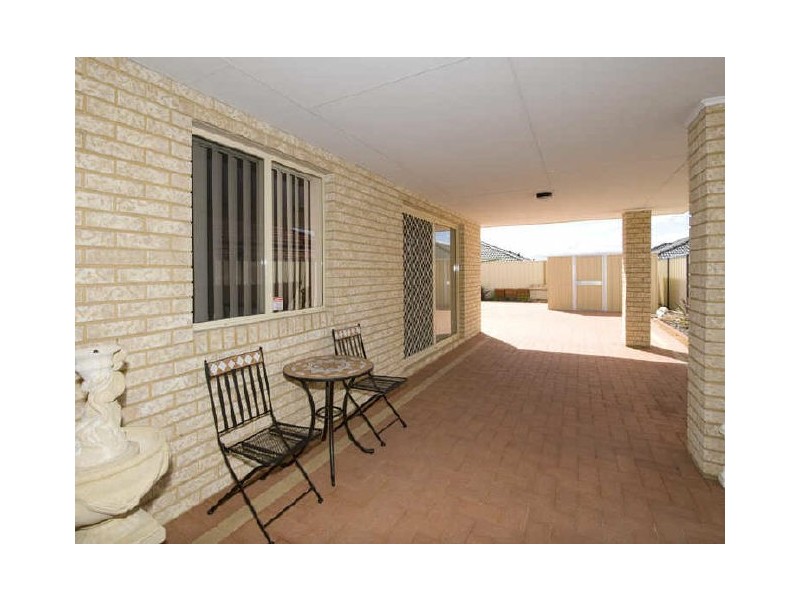 11 Rodena Way, Canning Vale WA 6155