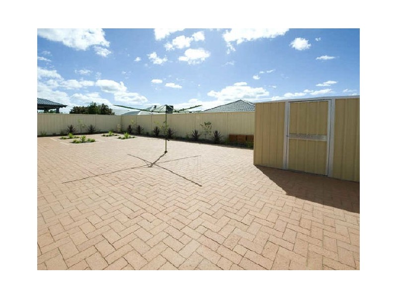 11 Rodena Way, Canning Vale WA 6155