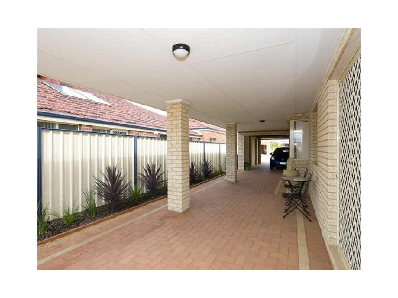 11 Rodena Way, Canning Vale WA 6155