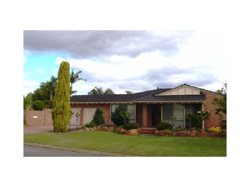 2 Parkway Road, Thornlie WA 6108