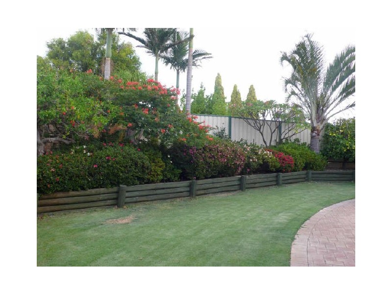 2 Parkway Road, Thornlie WA 6108