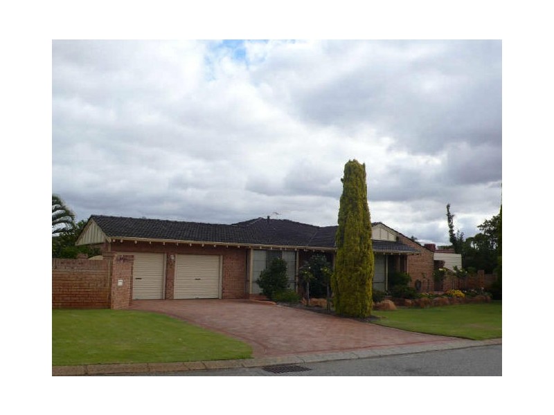 2 Parkway Road, Thornlie WA 6108