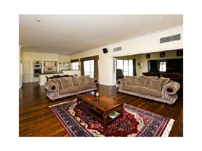 55 Sandringham Prom, Canning Vale WA 6155