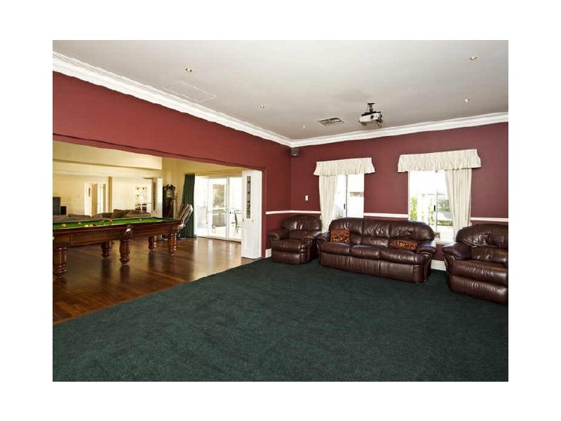 55 Sandringham Prom, Canning Vale WA 6155