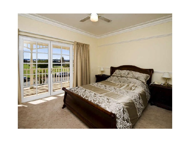 55 Sandringham Prom, Canning Vale WA 6155