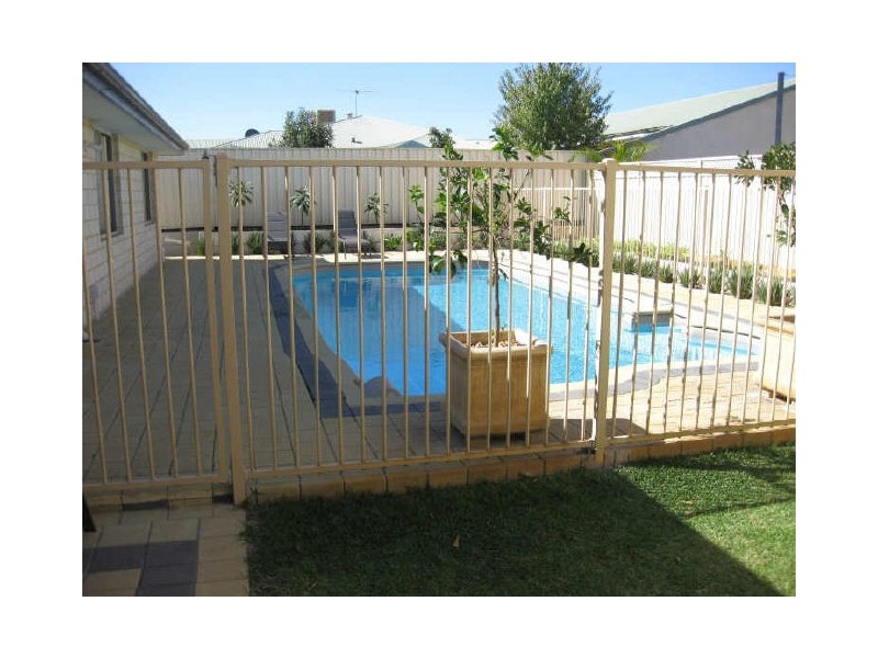 38 Excelsior Drive, Canning Vale WA 6155