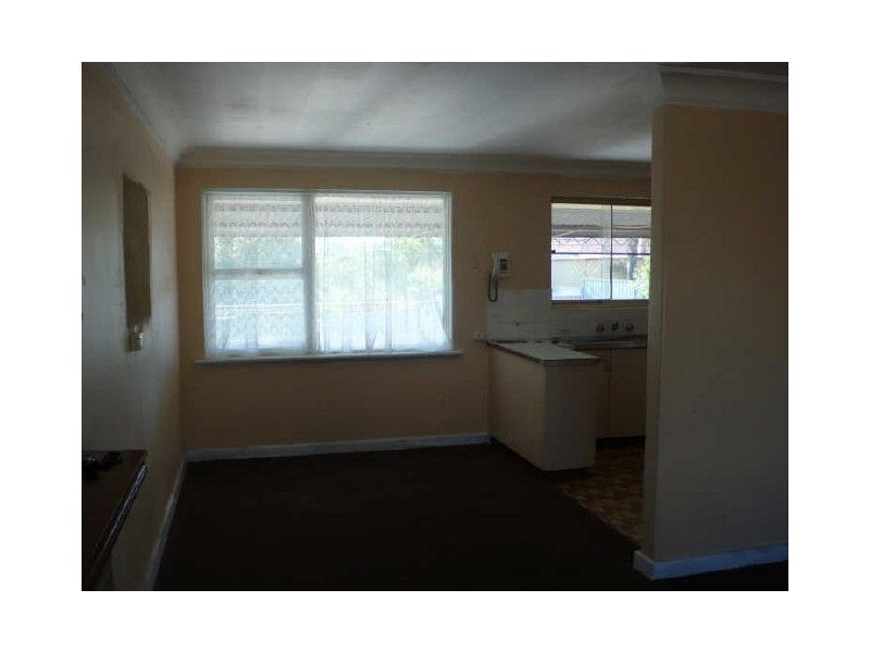 37 Pembury Road, Thornlie WA 6108