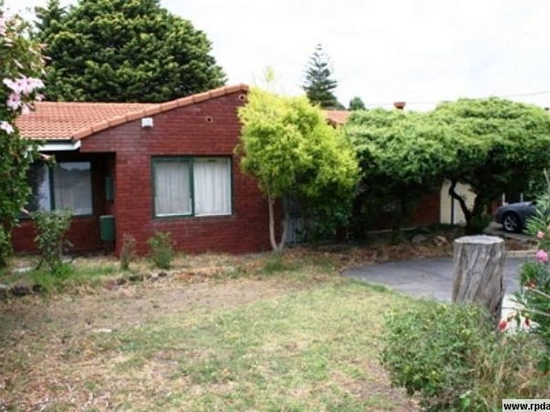 36 Spring Road, Thornlie WA 6108