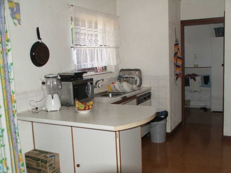 36 Spring Road, Thornlie WA 6108