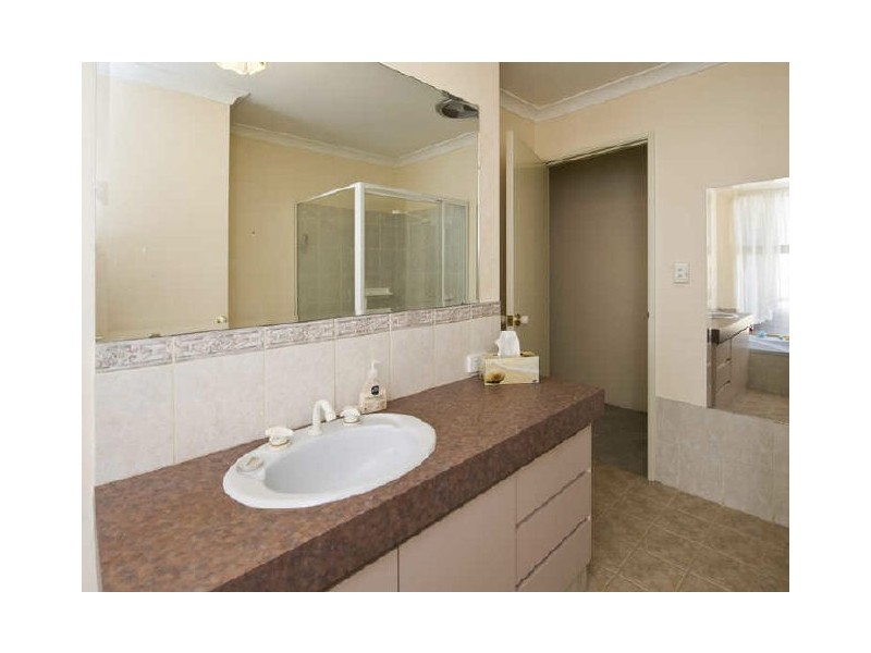 24 Gelderland Entrance, Stratton WA 6056