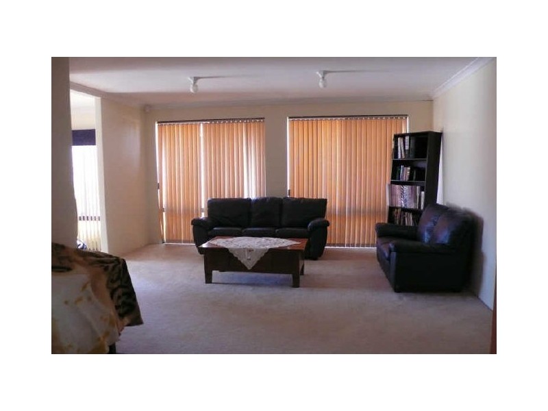 1 Woodspring Trail, Canning Vale WA 6155