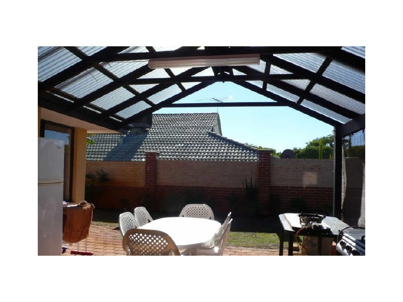 1 Woodspring Trail, Canning Vale WA 6155