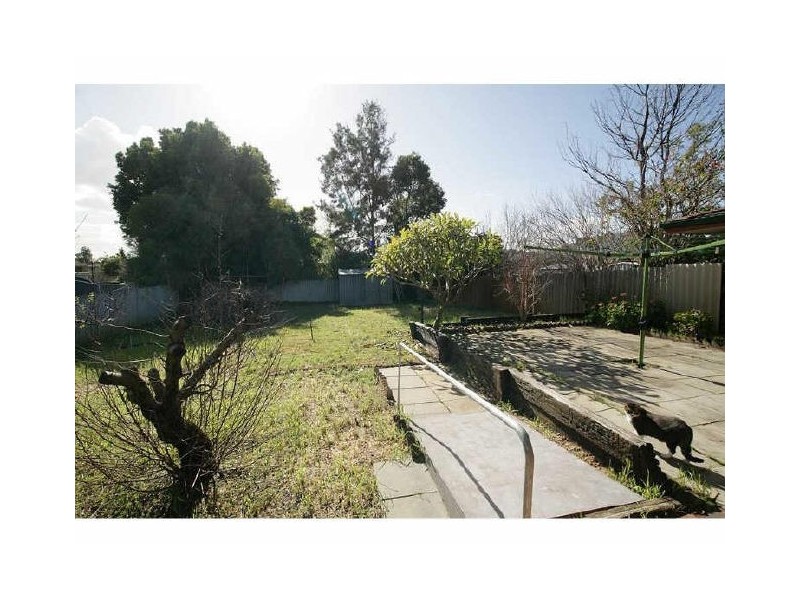 10A Kingsdown Road, Maddington WA 6109