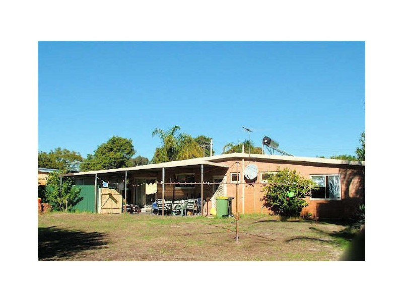 6 Caldecott Street, Thornlie WA 6108