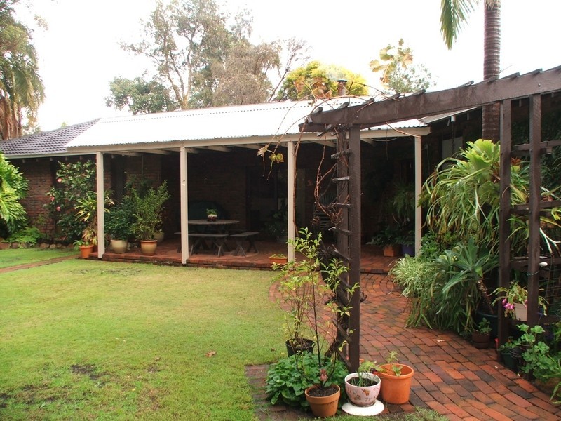 12 Lachlan Road, Thornlie WA 6108