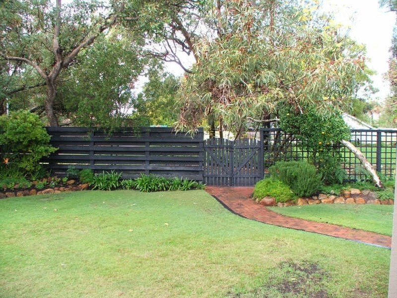 12 Lachlan Road, Thornlie WA 6108