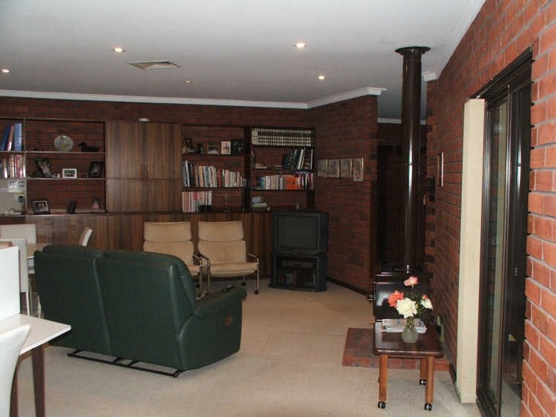 12 Lachlan Road, Thornlie WA 6108