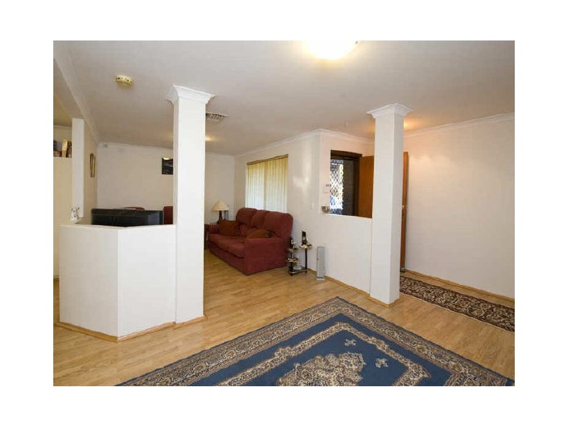 4 Quokka Elbow, Brookdale WA 6112