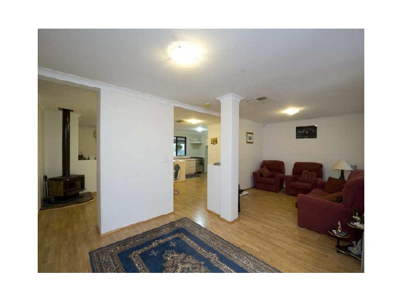 4 Quokka Elbow, Brookdale WA 6112