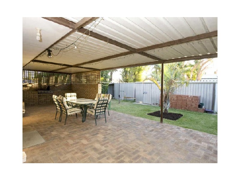 4 Quokka Elbow, Brookdale WA 6112