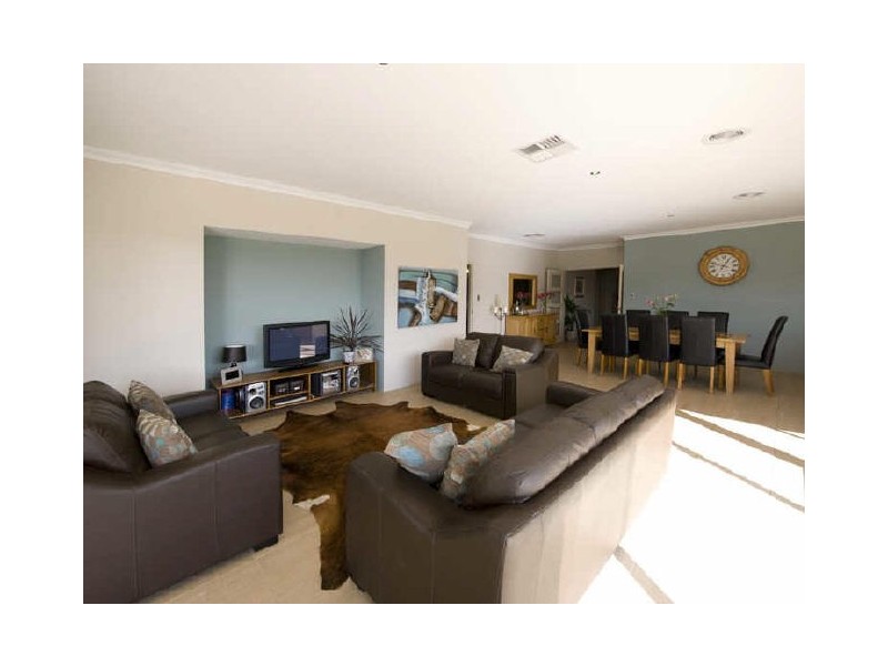 19 Lucida Road, Southern River WA 6110