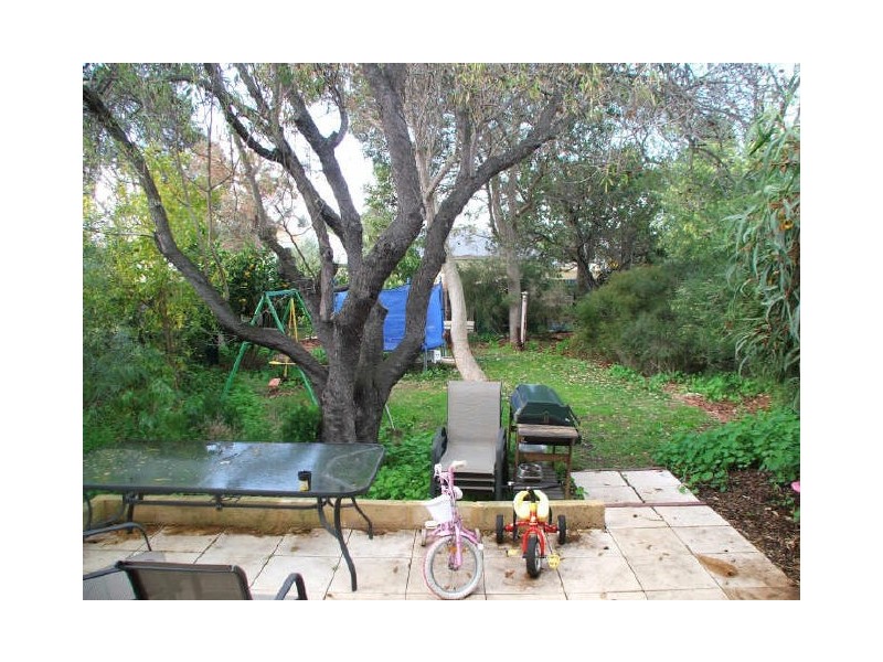 54 Central Ave, Beaconsfield WA 6162