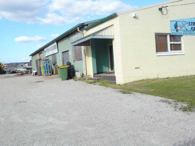 14 Lower Park Road, Maddington WA 6109