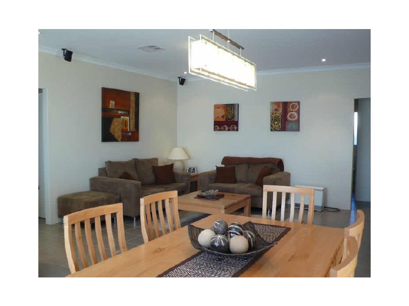 14 Wiltshire Avenue, Thornlie WA 6108