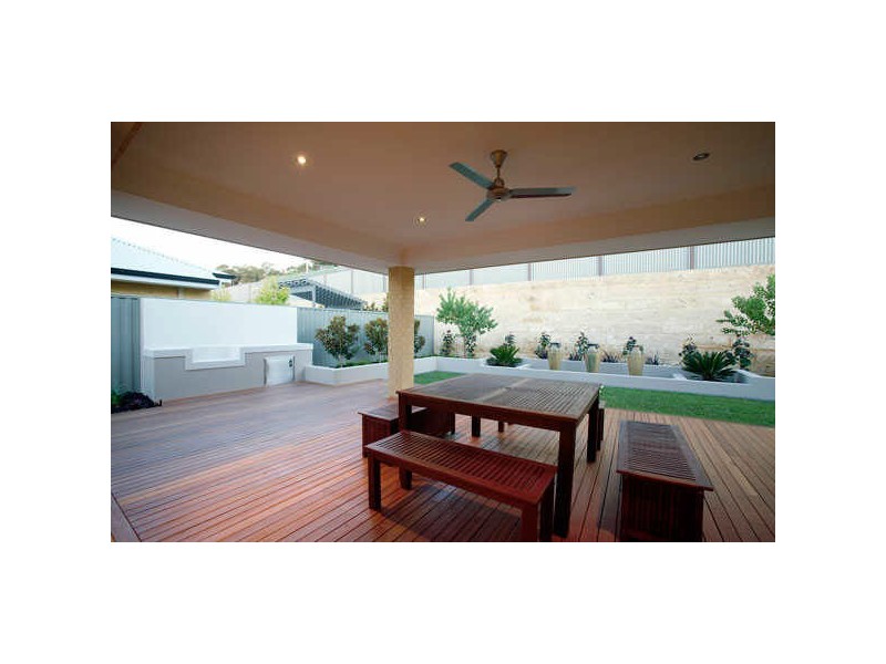 20 Highland Rise, Piara Waters WA 6112