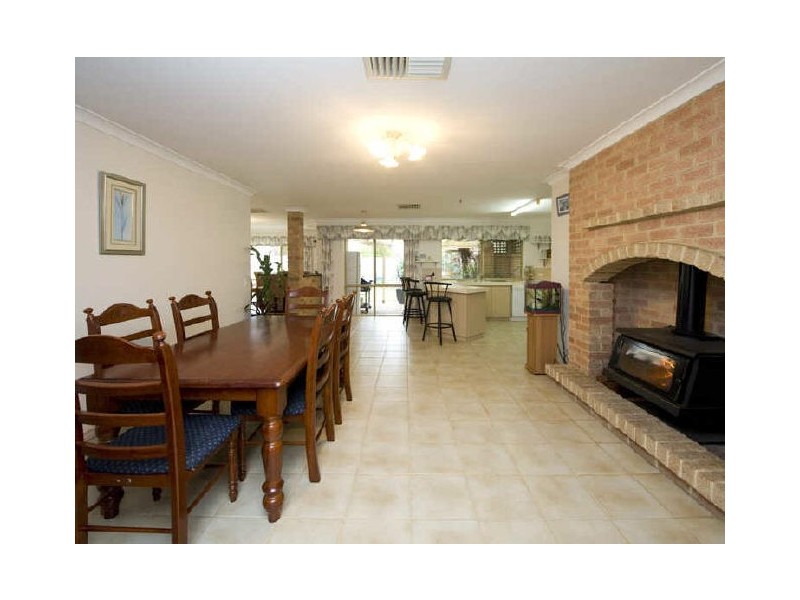 78 Discovery Drive, Thornlie WA 6108