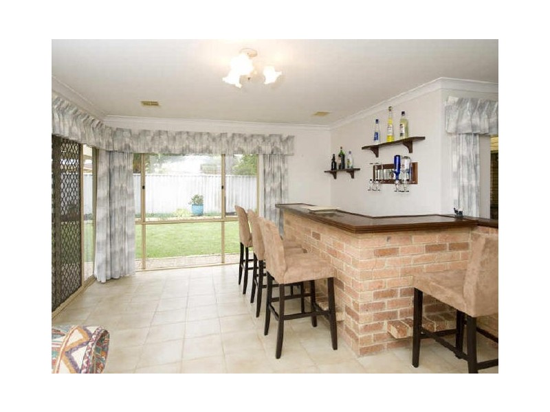 78 Discovery Drive, Thornlie WA 6108