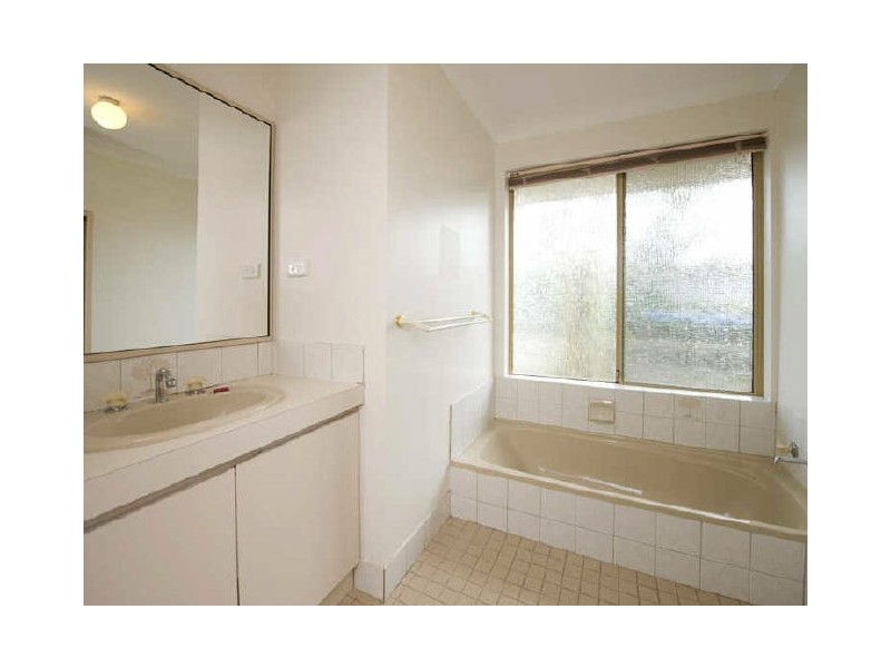 78 Discovery Drive, Thornlie WA 6108