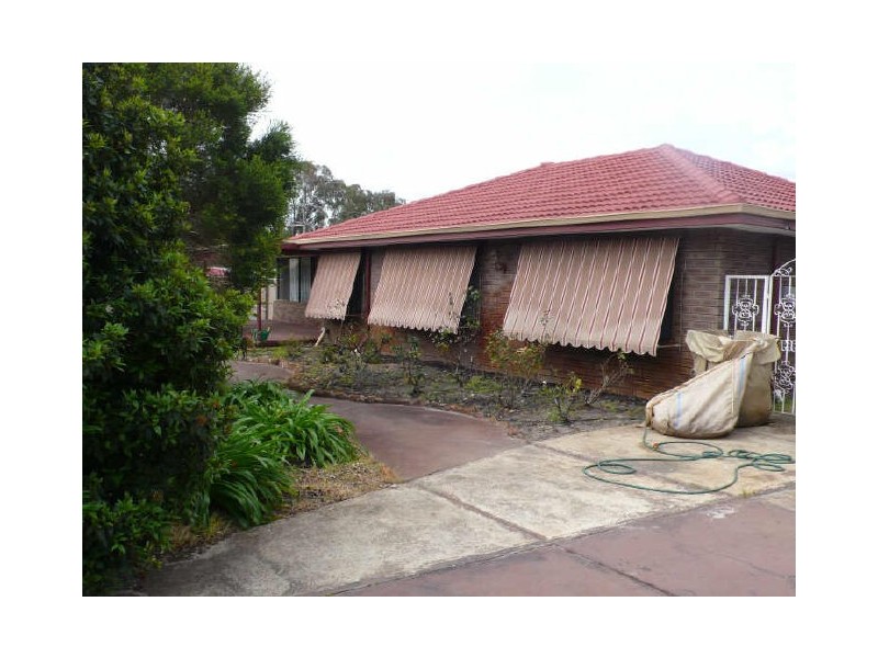 2 Hayes Court, Thornlie WA 6108