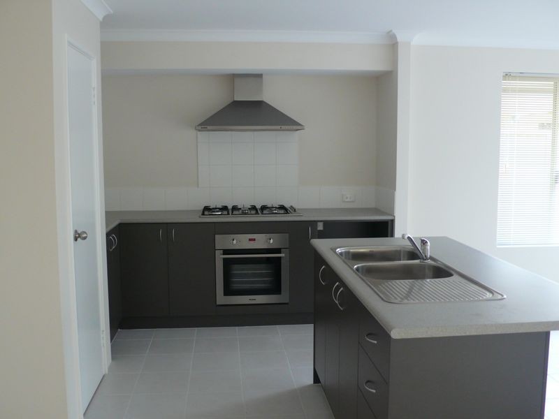 1B Wilcannia Way, Armadale WA 6112