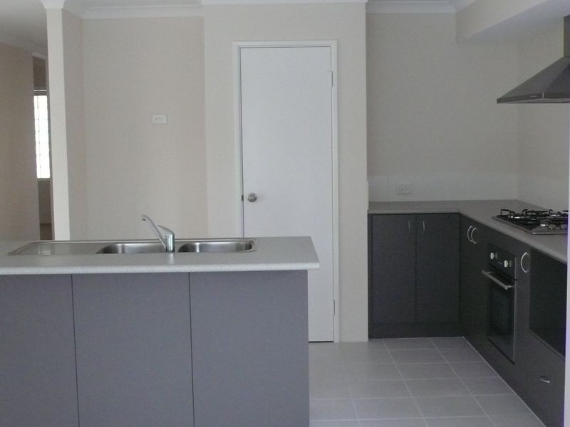 1B Wilcannia Way, Armadale WA 6112