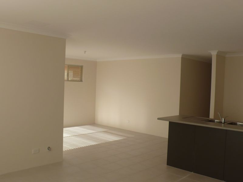 1B Wilcannia Way, Armadale WA 6112